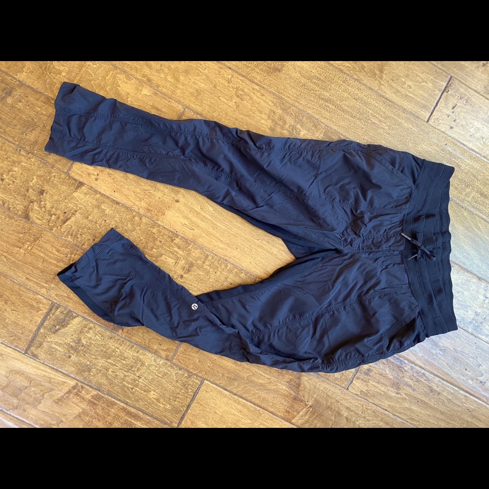 Lululemon Cropped Studio Pant - sz 10